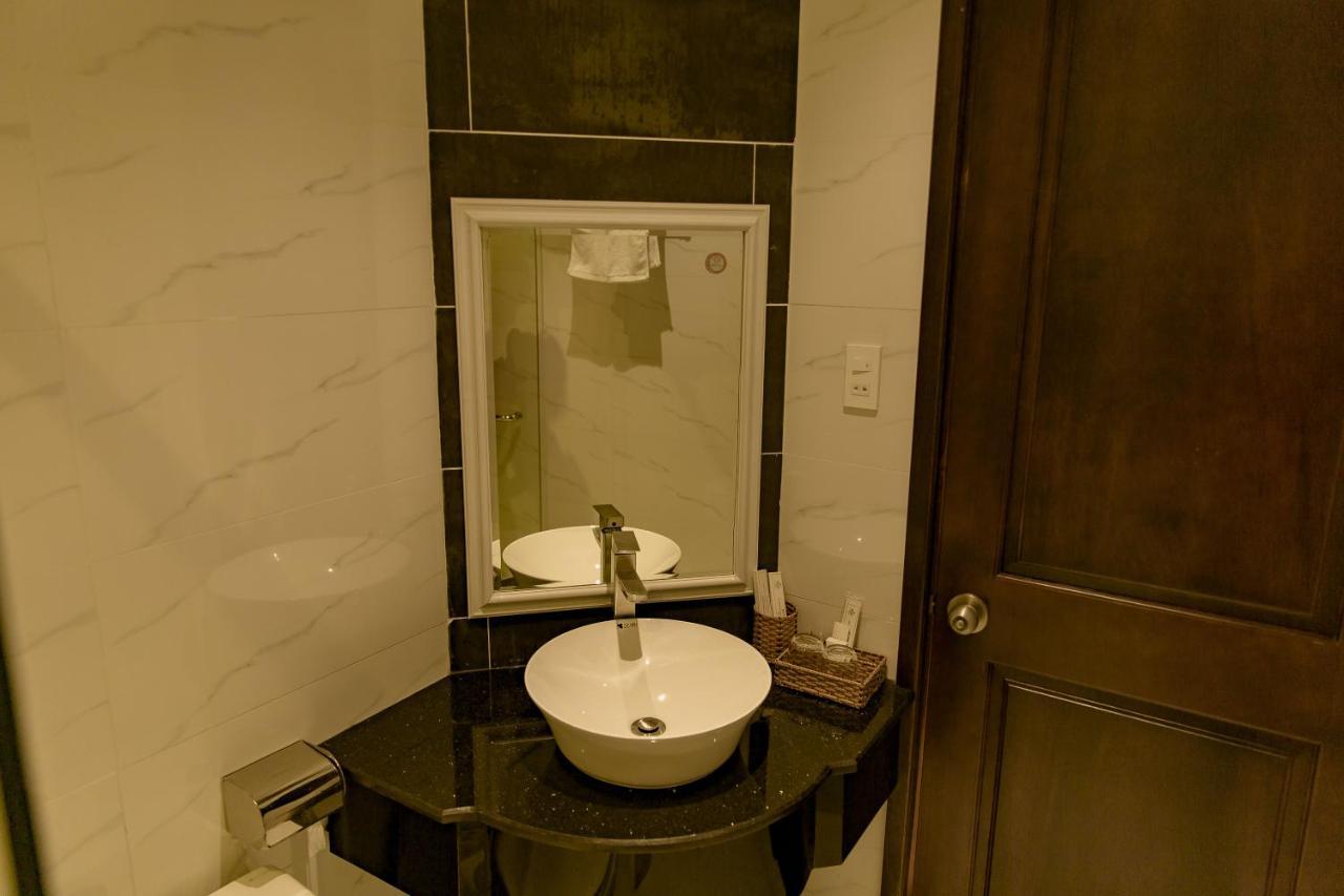 Hotel Khach San Dat Thinh à Đà Lạt Extérieur photo
